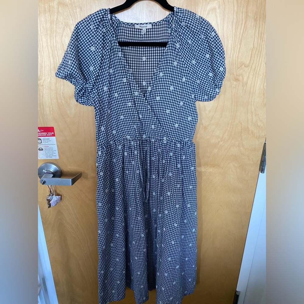 Madewell Puff Sleeved Plaid Tie Midi Dress